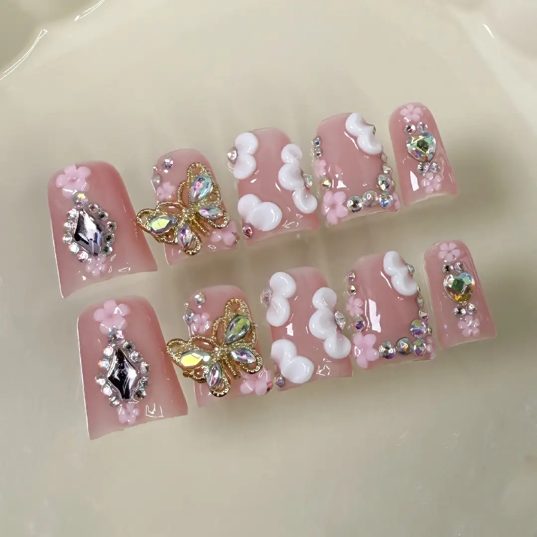 10個入り高級豪華スタイルモデル、手描きの立体的な金色の蝶、 - Embroidery Embellishments のレビューと価格