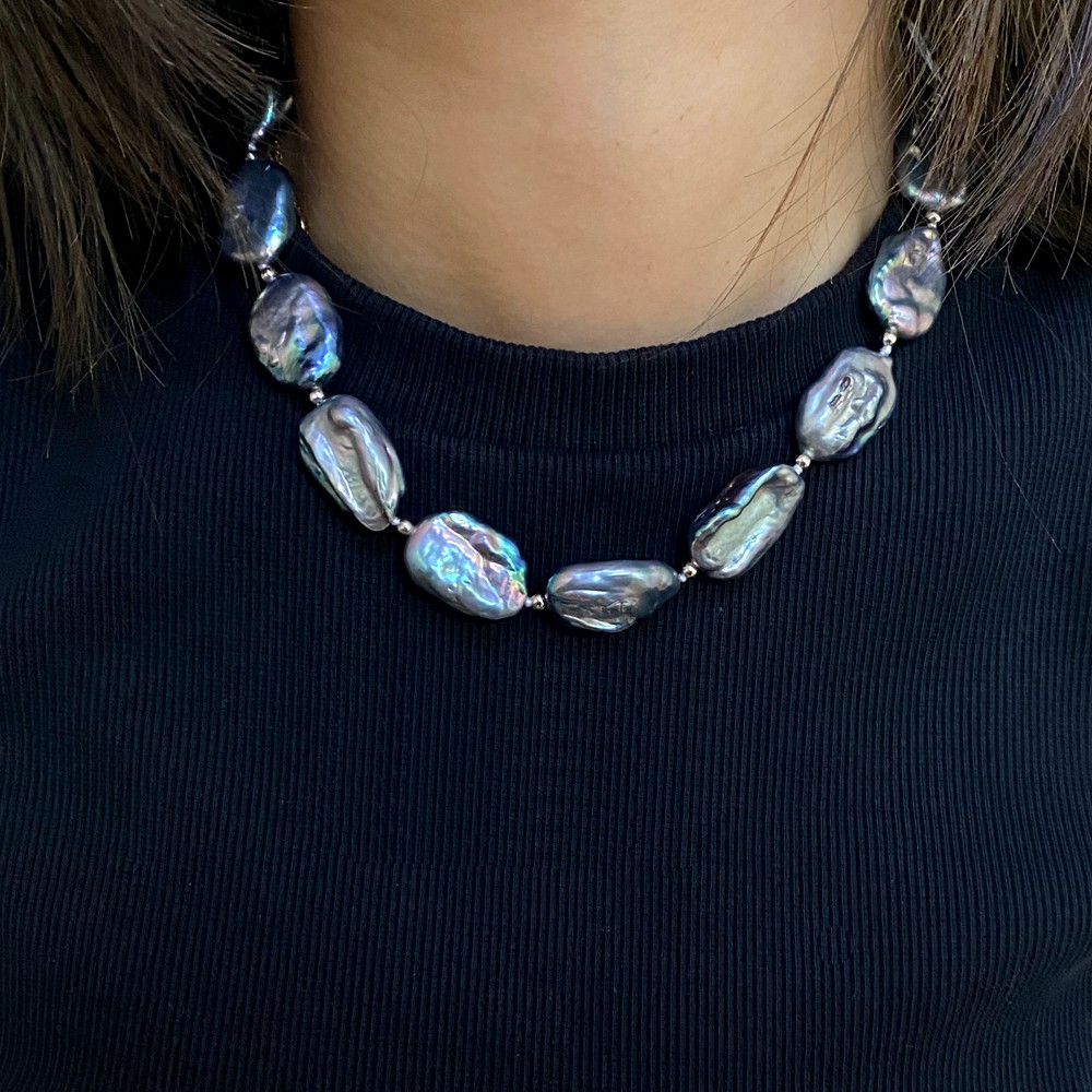 黒の孔雀の青いフラットパールネックレス、不規則な長方形の真珠 - Pearl Trim Chain のレビューと価格